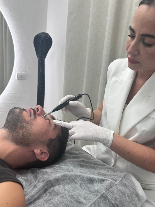 ⭐ Lorenzo Spolverato del Grande Fratello sceglie Dimensione Estetica – La Clinica della Pelle per prendersi cura del suo viso e del corpo